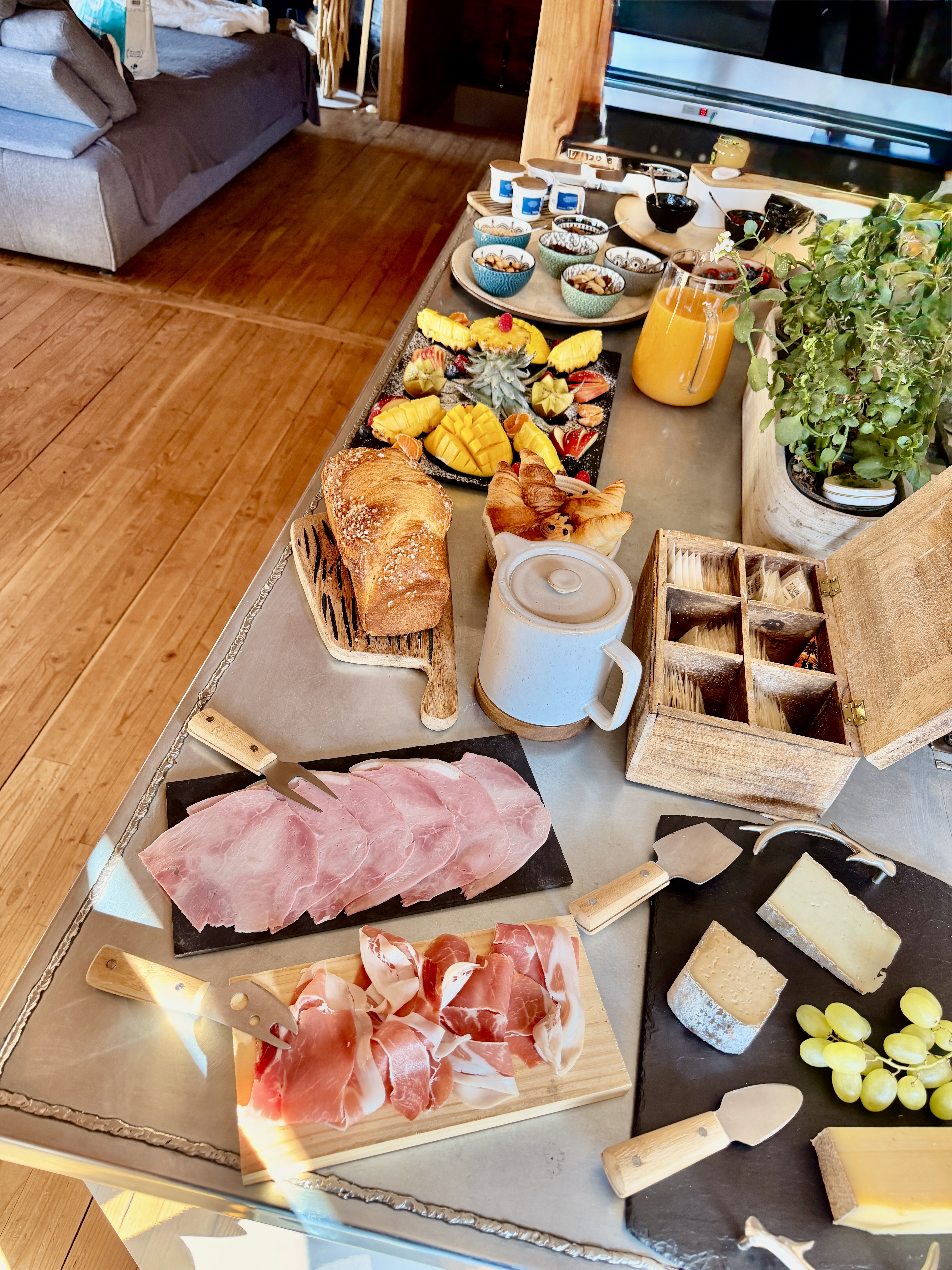Chambre Familiale — details et decoration