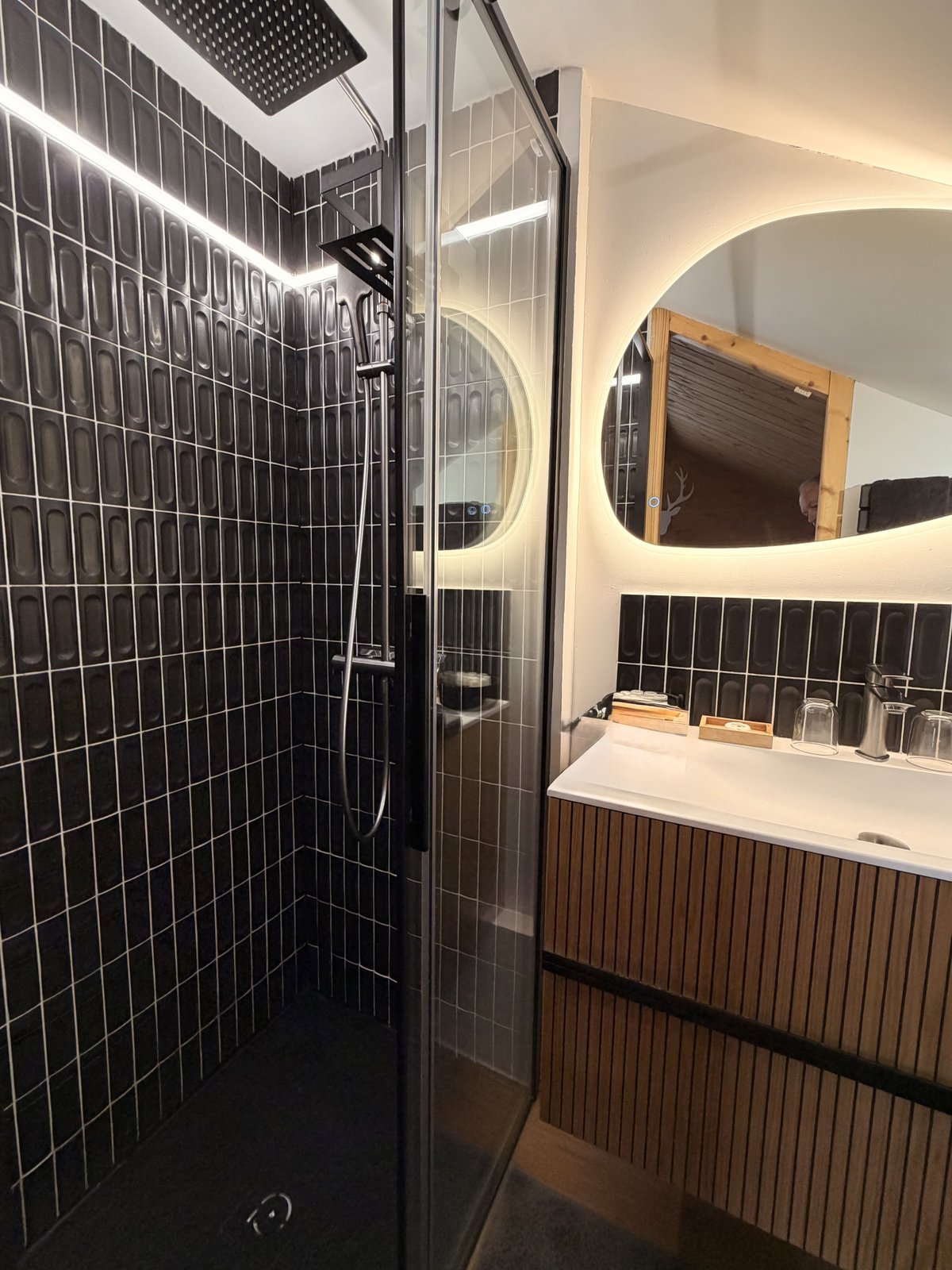 Chambre Izoard — douche moderne